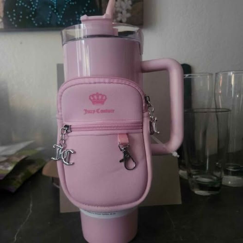 Juicy Couture  Pink 40 oz Tumbler with Pouch